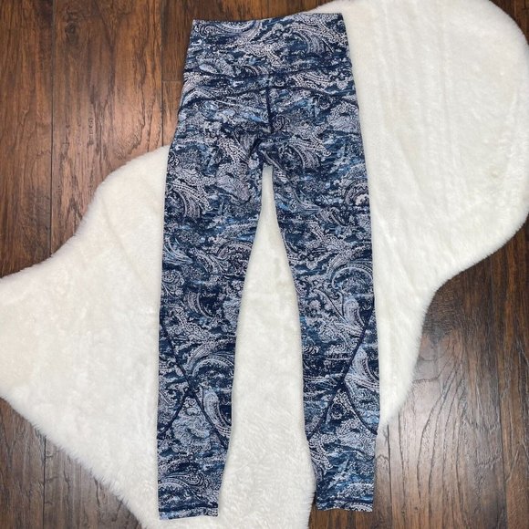 Lululemon In Movement Leggings 4 Blue Gray Paisley 7/8 Athletic Gym Workout - Picture 7 of 13